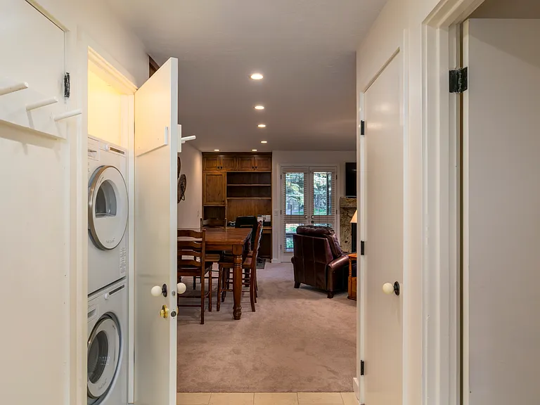 1428 Cottonwood Condominium Dr — Photo 11