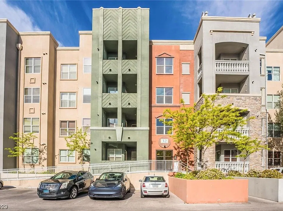 Building 32 E Serene Ave. Las Vegas NV