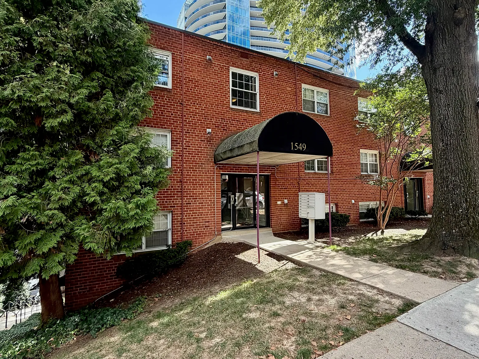 Carydale In Towne — Photo 2