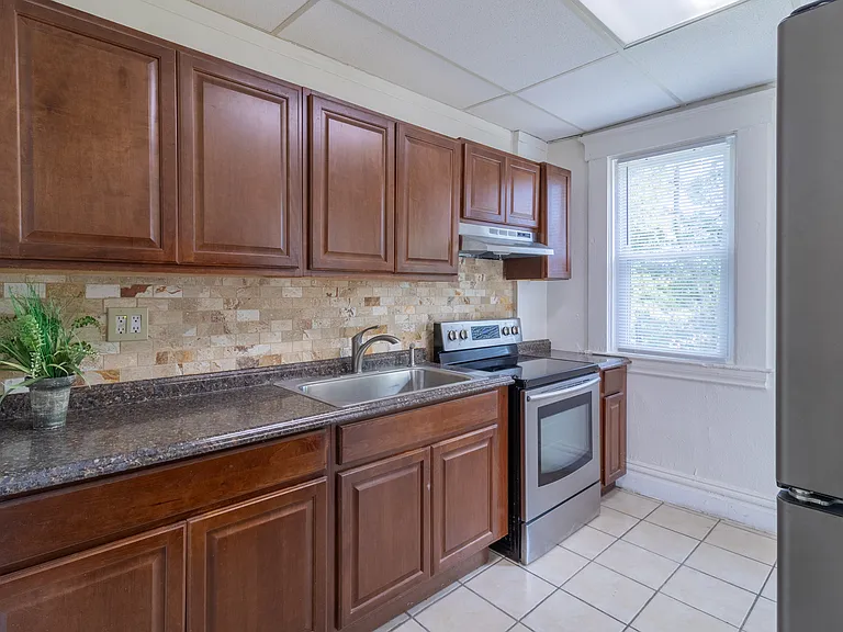 4016 Vinceton St — Photo 10