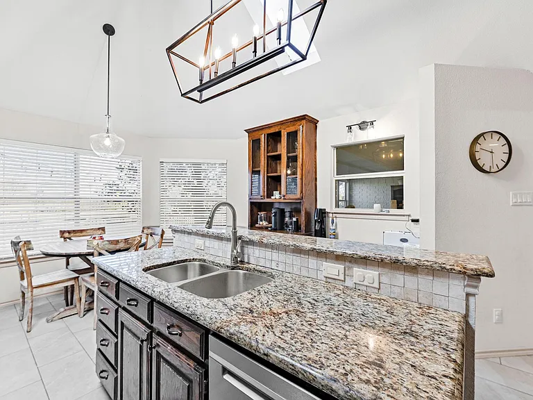 5202 Heatherdale Dr — Photo 28