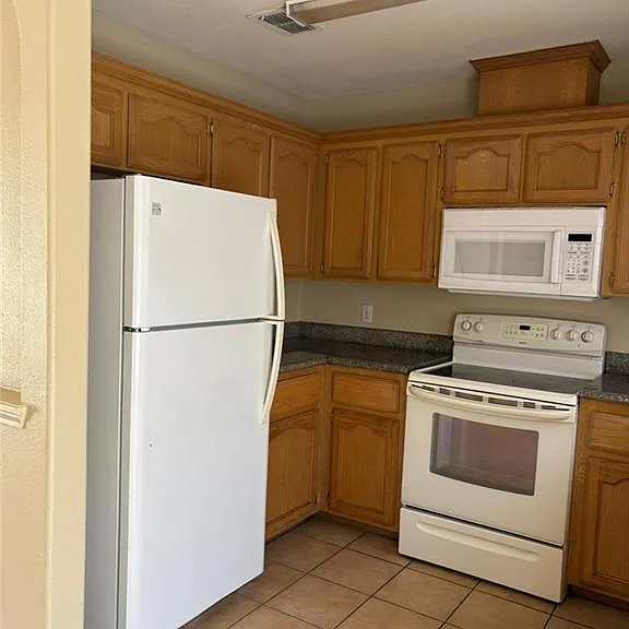 1901 W Western Dr #2 — Photo 12
