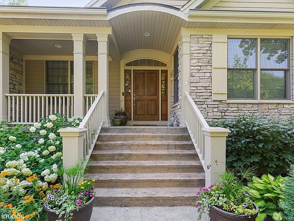 3rd image of 851 Reserve Ct