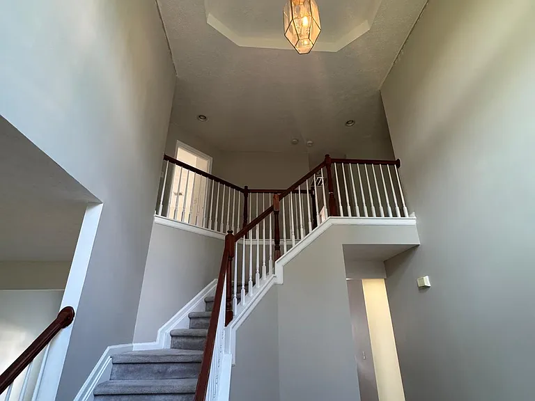 504 Thames Cir — Photo 10