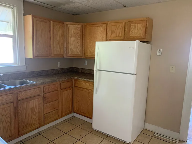 1237 Lynn St — Photo 8