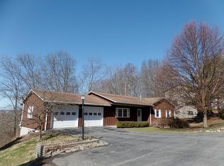 121 Park Ln, Ithaca, NY 14850