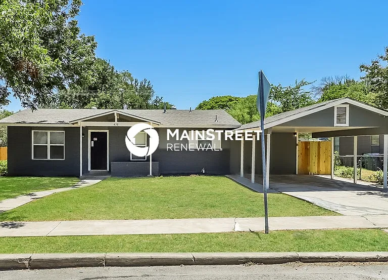 450 Millwood Ln — Photo 3