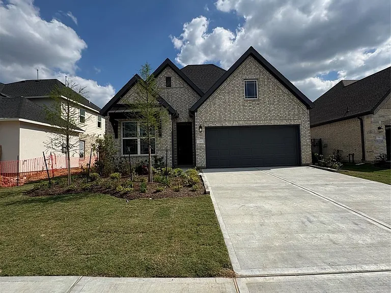7129 Carriage Light Dr — Photo 1