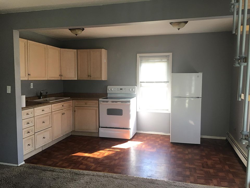 1st image of 10 Montauk Hwy #2