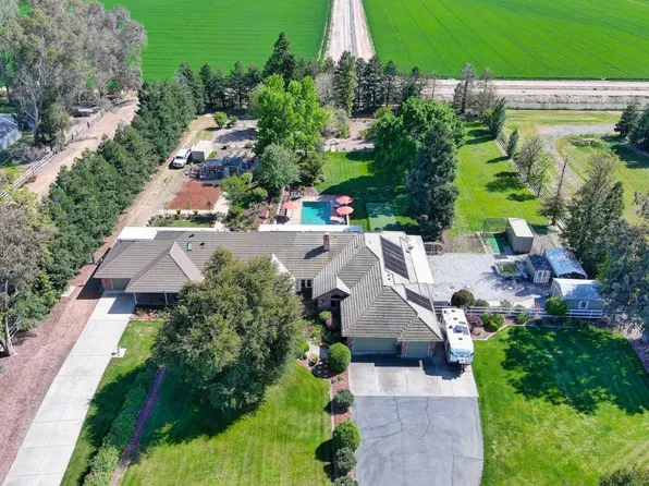 5202 - 5204 Winding Way, Vacaville, CA 95688