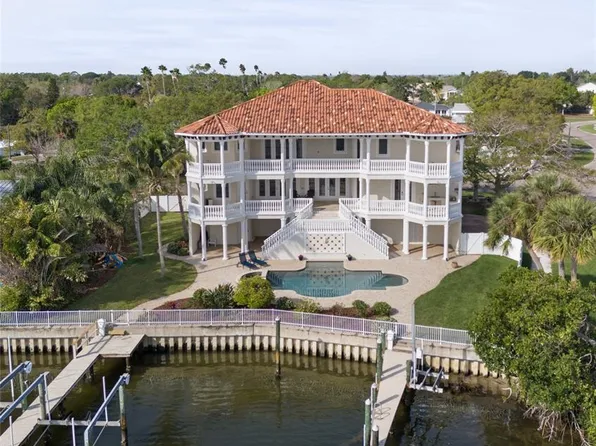 1855 Bayou Grande Blvd NE, Saint Petersburg, FL 33703