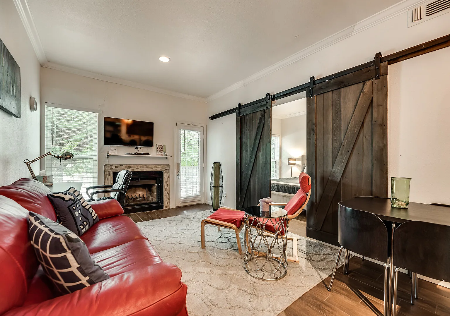 I50 World Cup Stay - 18 min to AT&T - Sleeps 2 - Free Parking — Photo 4