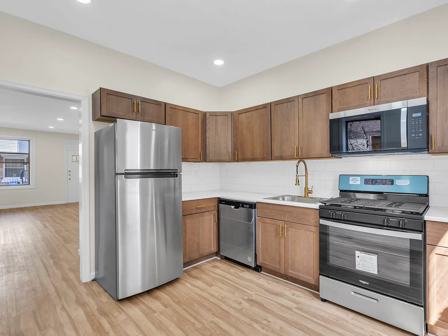 241 N Ruby st — Photo 1