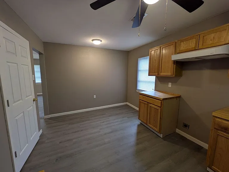5251 Procter St — Photo 5