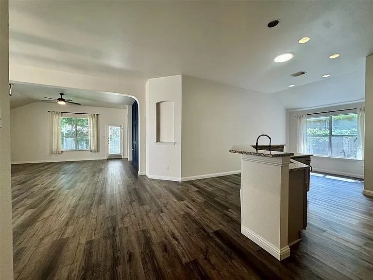 5615 Taylorcrest Dr — Photo 9