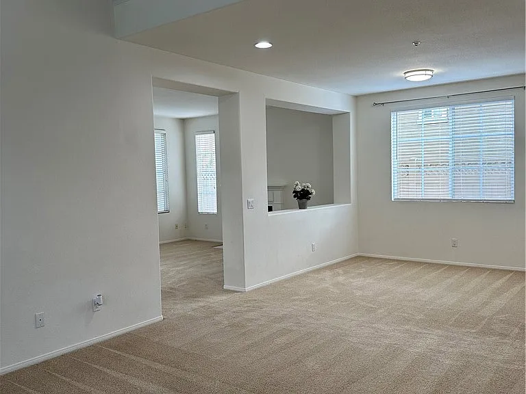 408 Middlebury Ct — Photo 11
