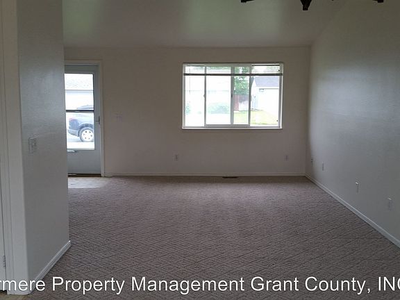 4th image of 1166 S Grand Dr