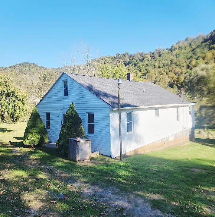 1444 Adria Rd