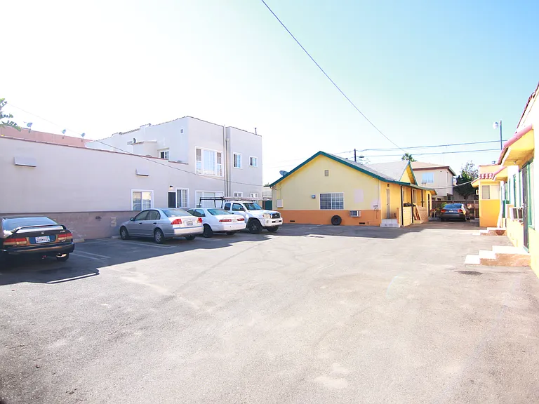4127 Monroe St #10 — Photo 4