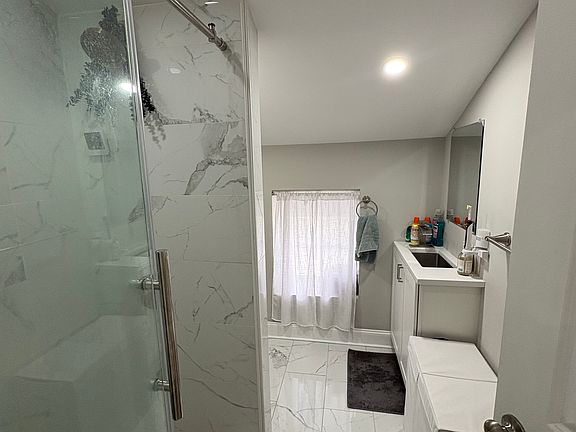 5th image of 5543 Ridge Ave #2F