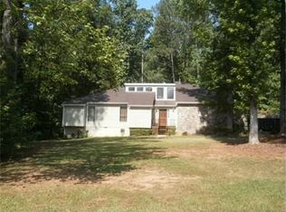 425 Benjamin Cir, Fayetteville, GA