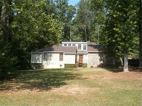 425 Benjamin Cir photo 1