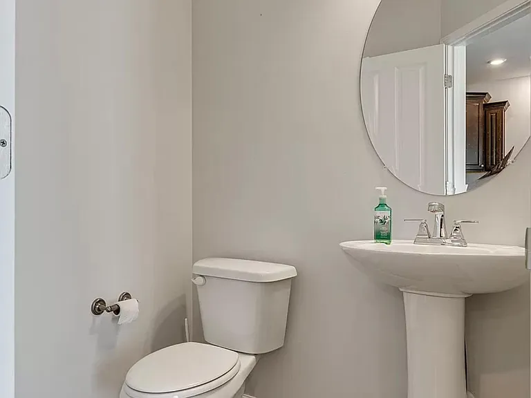 204 Kinsale Dr — Photo 24