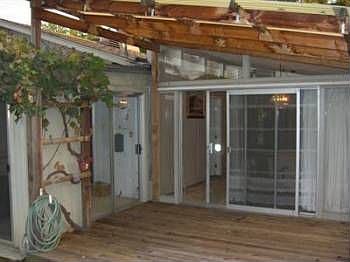 4th image of 1010 Rogers St