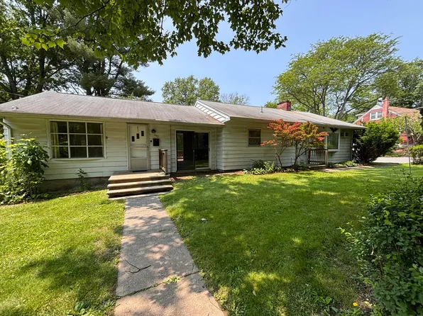 443 N 8th St, Stroudsburg, PA 18360