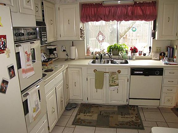 3rd image of 3222 Brook Glen Dr