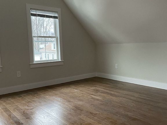 landlord_unit_photo_55845617_3