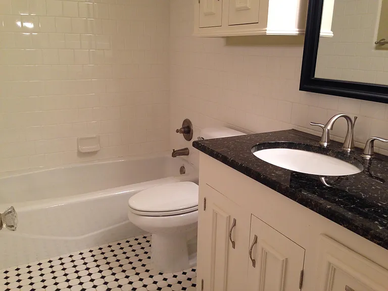 2560 Shirley Ave — Photo 12