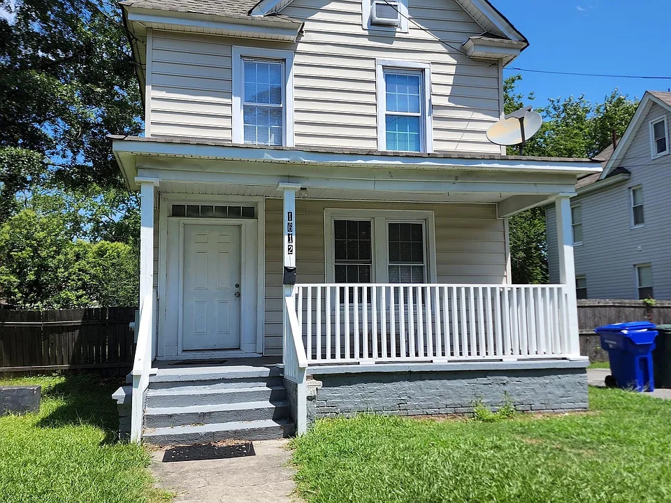1612 W 48th St