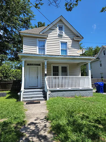 1612 W 48th St Photo 1