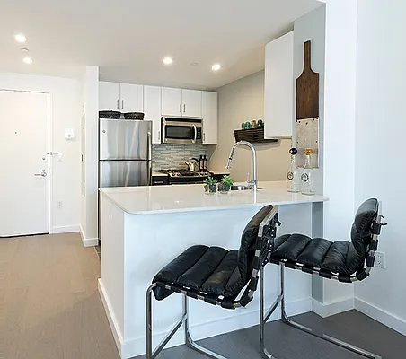 Rented by Greystar | media 3