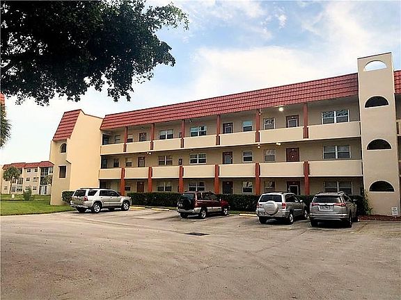 2nd image of 8000 N Sunrise Lakes Drive #310
