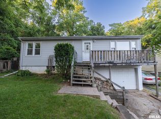 221 Maywood Ave, Creve Coeur, IL
