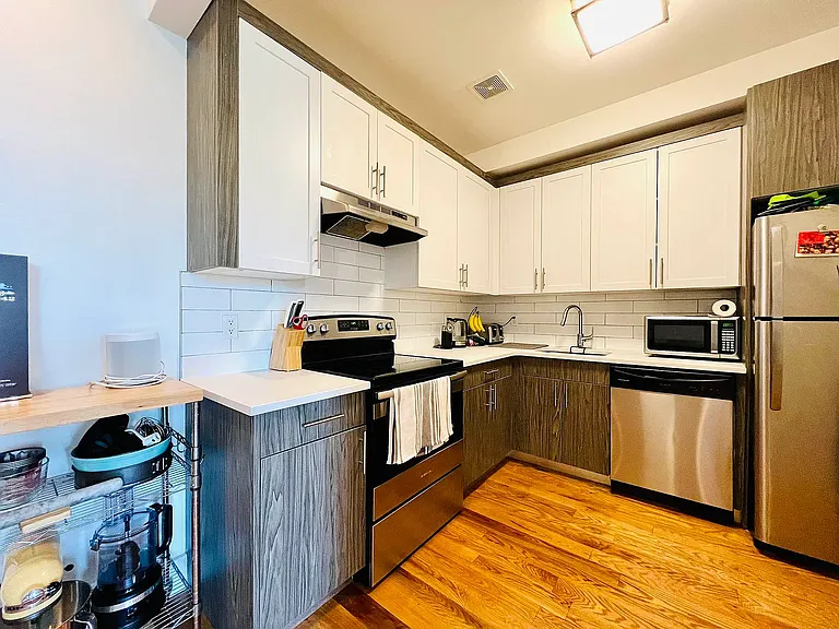173 Martense St #PENTHOUSE — Photo 5