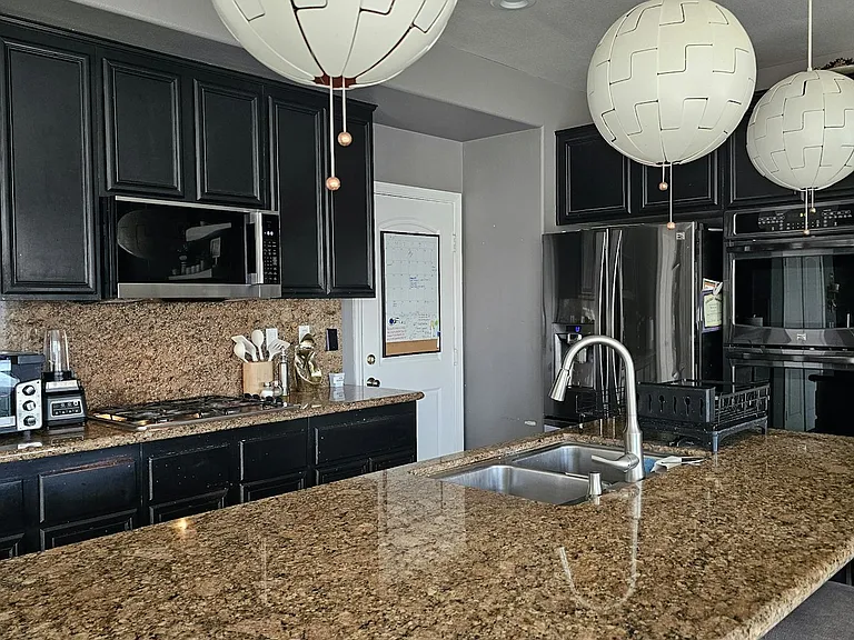 Kitchen/View 1
