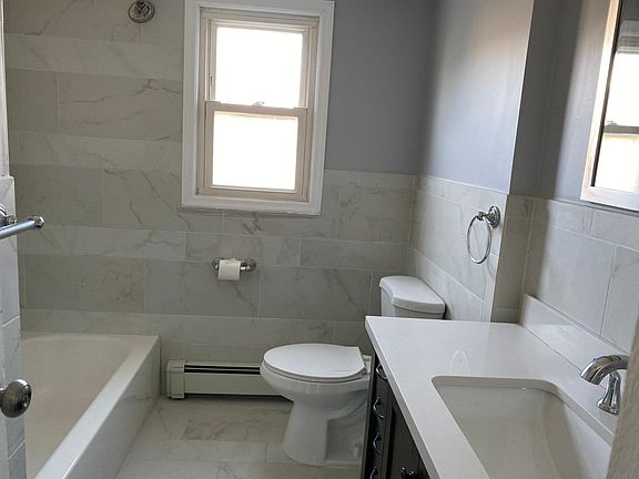 5th image of 61 Carpenter Ave