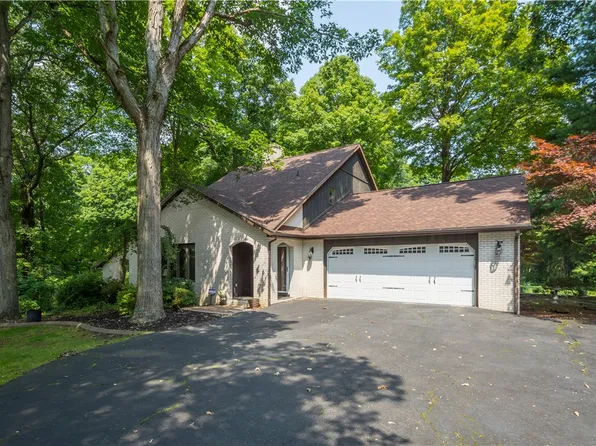 194 Thompson Hill Rd, Aliquippa, PA 15001