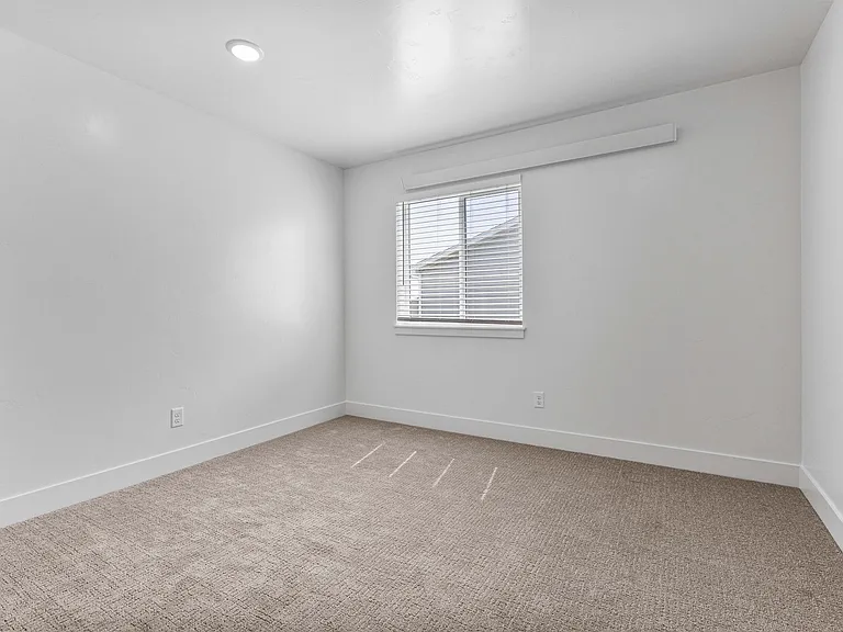 3 Bedroom 1.5 Bathroom — Photo 11