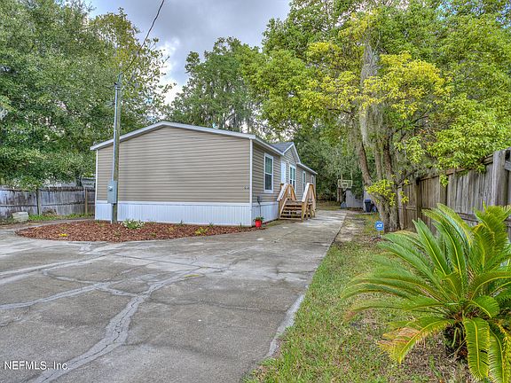 2nd image of 958 PEARL Street