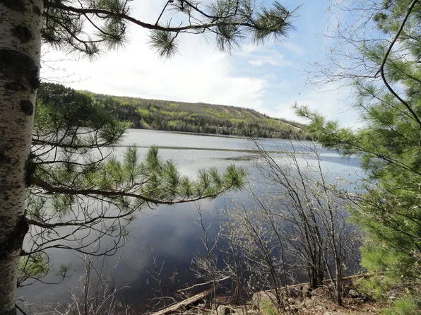 5753 Sunset Rd, Biwabik, MN 55708