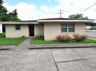 318 E Elizabeth St, Sulphur, LA 70663