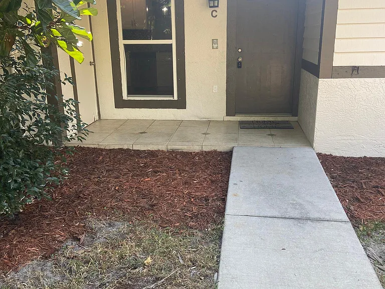 2160 Corbin Pl #C — Photo 9