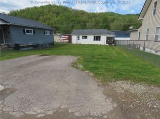 307 1st St W, Madison, WV 25130