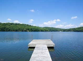 29 Lake Shore Dr, Rockaway, NJ 07866