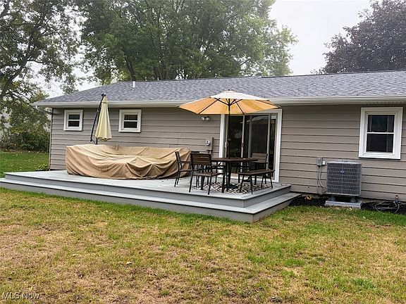 4th image of 161 York Dr SE