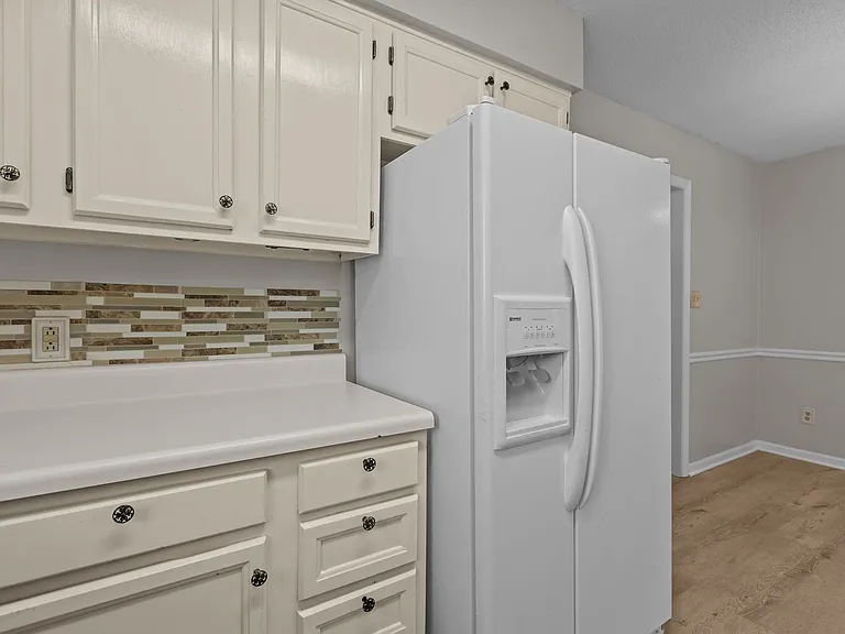 4504 Liverpool Ln — Photo 18
